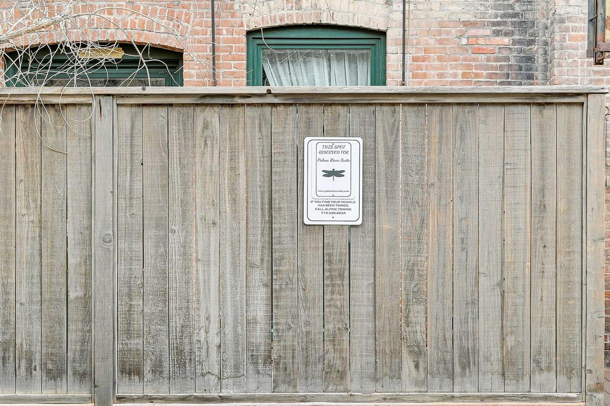 Walk To Arkansas River Historic Palace Loft! 萨利达 外观 照片
