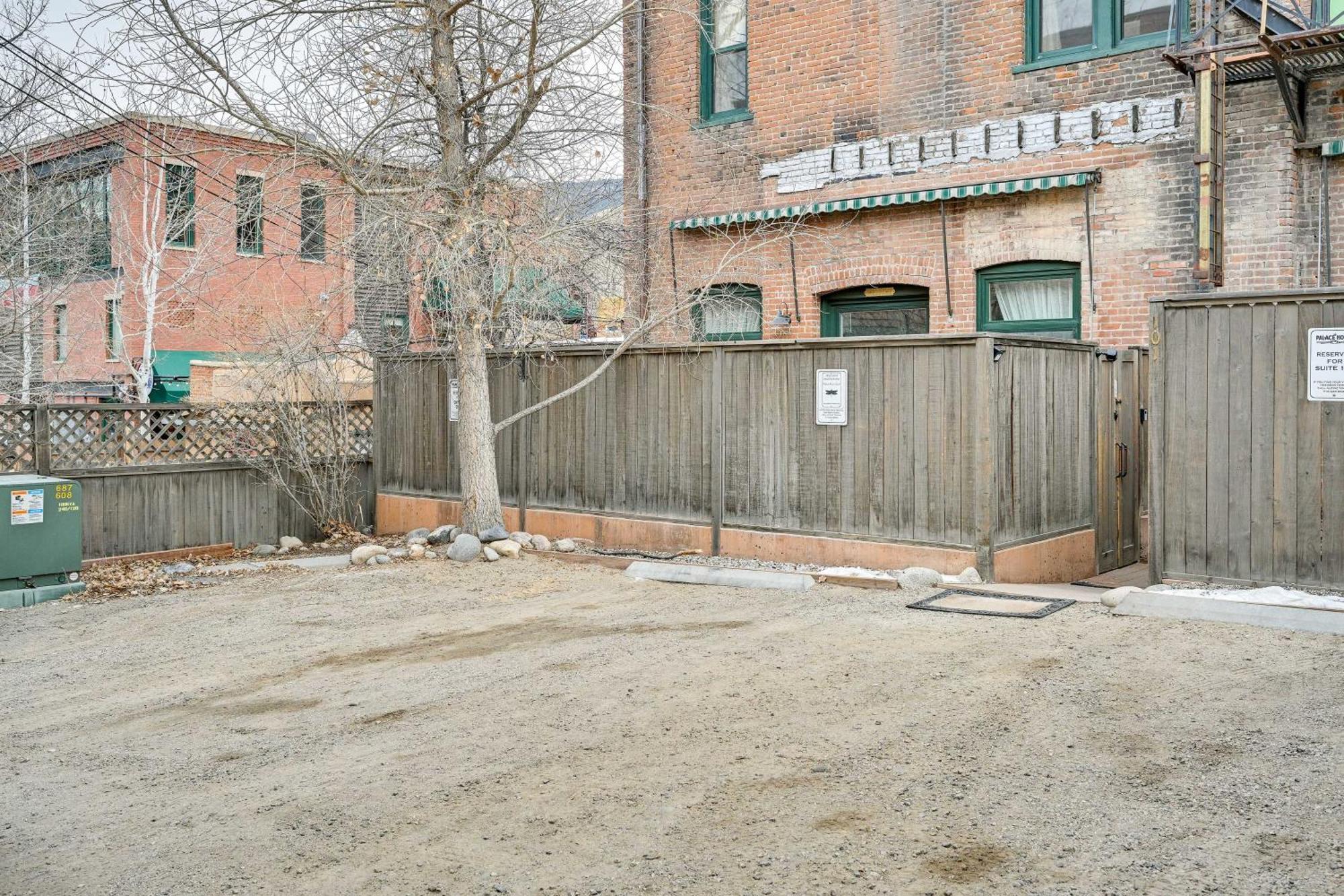 Walk To Arkansas River Historic Palace Loft! 萨利达 外观 照片