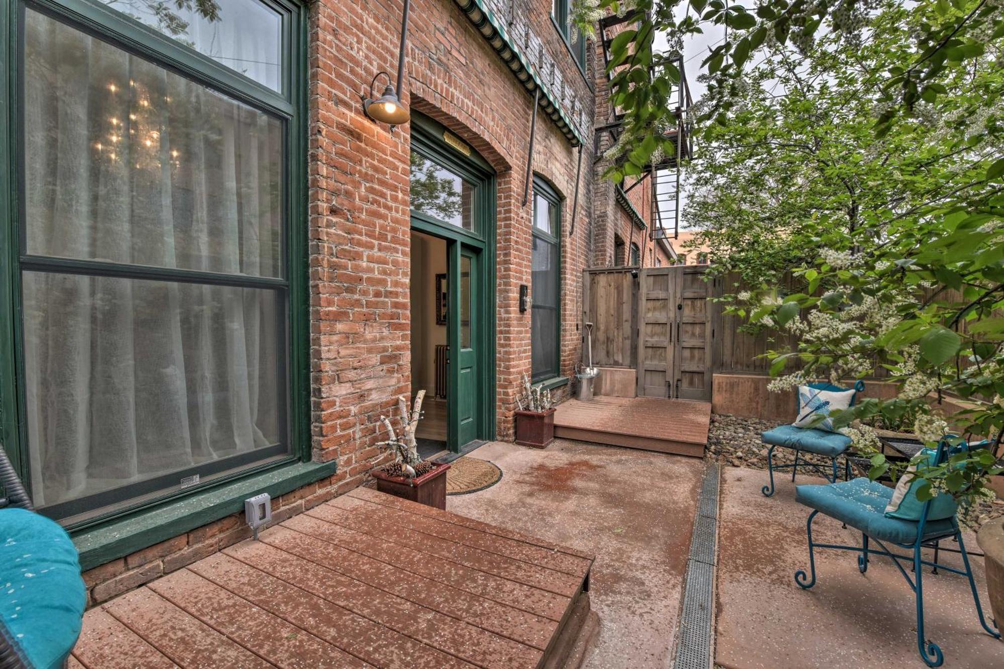 Walk To Arkansas River Historic Palace Loft! 萨利达 外观 照片